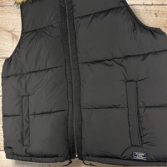 ABERCROMBIE FITCH Quilted Puffer Vest Black Removable Faux Fur Hood Womens XL - Picture 3 of 12